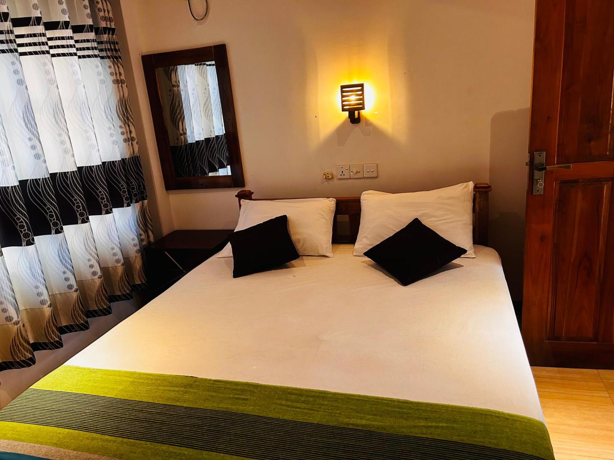 Pearl Bungalow Тринкомале Екстериор снимка